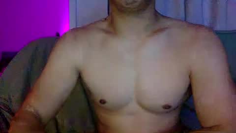 Snapshot of joshasian0713 chatting on December 2, 11:15 am joshasian0713 online show from December 2, 11:15 am