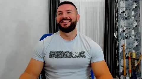 Snapshot of joshuamuscle69 chatting on November 9, 6:23 am joshuamuscle69 online show from November 9, 6:23 am