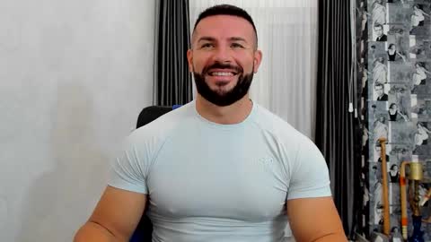 Snapshot of joshuamuscle69 chatting on November 15, 6:33 am joshuamuscle69 online show from November 15, 6:33 am