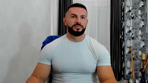 Snapshot of joshuamuscle69 chatting on November 28, 6:16 am joshuamuscle69 online show from November 28, 6:16 am