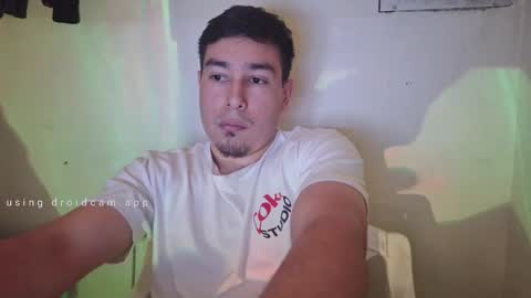 Snapshot of josq121 chatting on November 30, 9:35 am josq121 online show from November 30, 9:35 am