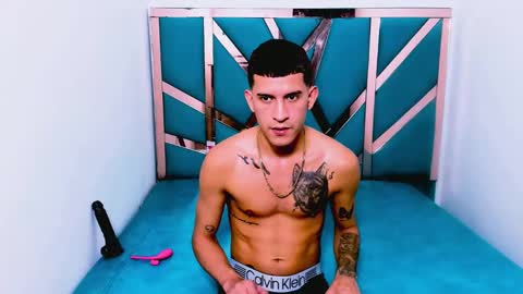 Snapshot of josue_linares chatting on September 25, 2:48 am josue_linares online show from September 25, 2:48 am