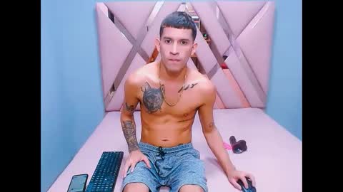Snapshot of josue_linares chatting on September 26, 7:40 pm josue_linares online show from September 26, 7:40 pm