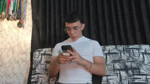 Snapshot of joulianogreco1 chatting on March 7, 4:35 am Im Jouliano online show from March 7, 4:35 am