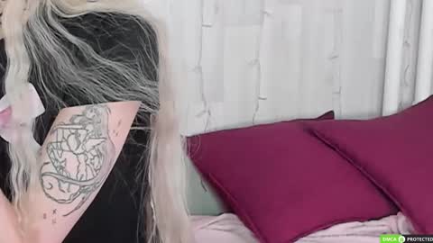 Joy Barker online show from December 1, 1:38 pm