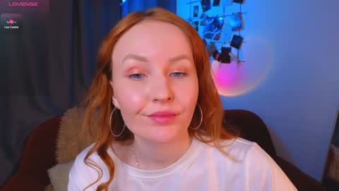 Snapshot of joyce_jones chatting on February 6, 7:51 pm joyce_jones online show from February 6, 7:51 pm