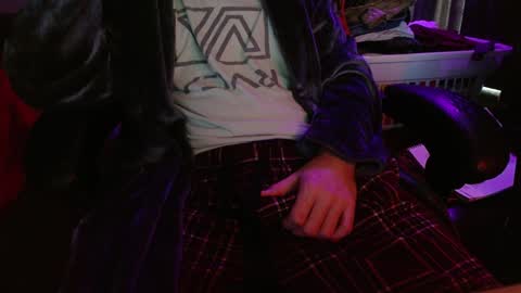 Snapshot of jp309 chatting on December 7, 2:24 pm JP online show from December 7, 2:24 pm