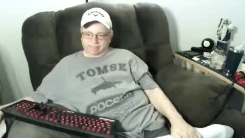 Snapshot of jpmel99 chatting on November 17, 1:00 am jpmel99 online show from November 17, 1:00 am