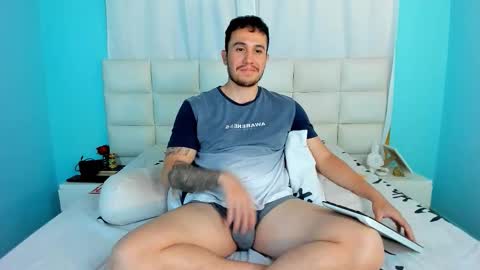 Snapshot of juan__jimenez chatting on November 5, 11:49 pm Juan online show from November 5, 11:49 pm