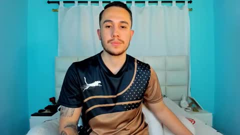 Snapshot of juan__jimenez chatting on November 18, 1:44 am Juan online show from November 18, 1:44 am