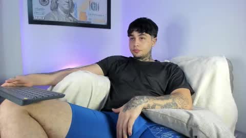 juan_alvarez18 online show from September 21, 3:30 am