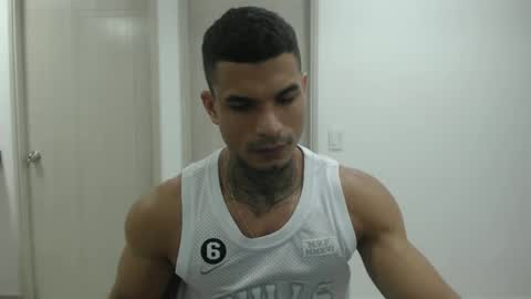 juan_gomez_1 online show from December 11, 10:16 pm