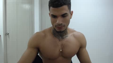 juan_gomez_1 online show from December 28, 11:41 am