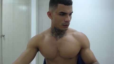 juan_gomez_1 online show from January 4, 10:13 pm