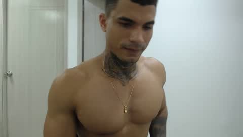 juan_gomez_1 online show from January 10, 1:41 pm