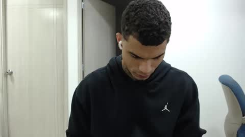 juan_gomez_1 online show from February 10, 11:36 am