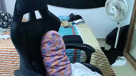 juan_gomez_1 online show from October 1, 1:22 am