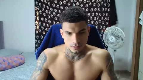 juan_gomez_1 online show from November 10, 3:33 pm