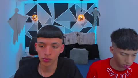 Snapshot of juan_nd_steven chatting on October 31, 4:57 am JuanSteven online show from October 31, 4:57 am