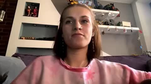 Snapshot of juanastrefeler chatting on October 15, 7:41 am Lola online show from October 15, 7:41 am