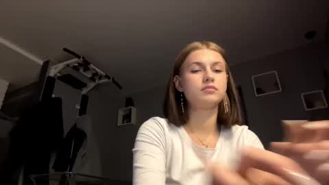 Snapshot of juanastrefeler chatting on October 16, 4:52 pm Lola online show from October 16, 4:52 pm