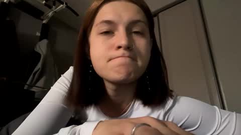 Snapshot of juanastrefeler chatting on October 17, 7:11 am Lola online show from October 17, 7:11 am