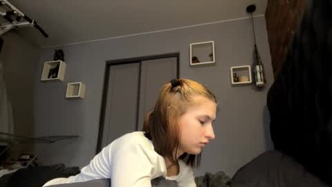 Lola online show from October 25, 11:07 am