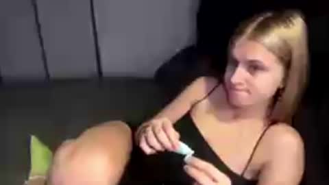 Lola online show from March 23, 9:02 am