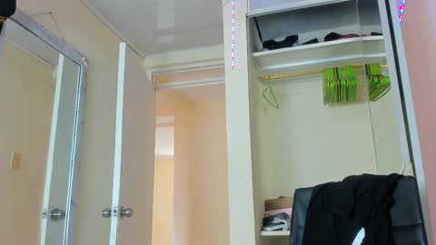 Snapshot of juanbladde chatting on September 14, 4:50 pm Juan Esteban online show from September 14, 4:50 pm