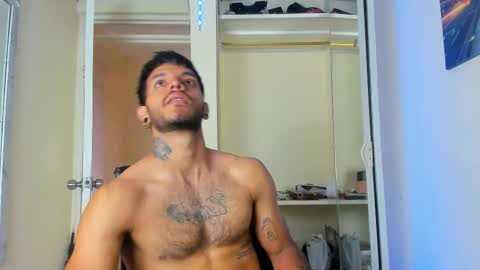 Snapshot of juanbladde chatting on September 15, 11:54 am Juan Esteban online show from September 15, 11:54 am