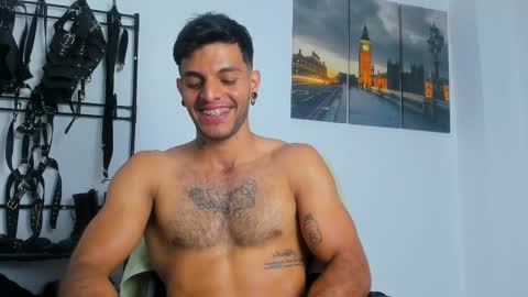 Snapshot of juanbladde chatting on October 18, 3:53 am Juan Esteban online show from October 18, 3:53 am