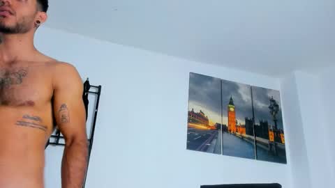 Snapshot of juanbladde chatting on October 26, 12:38 am Juan Esteban online show from October 26, 12:38 am