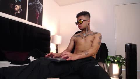 juancamilo66_ online show from January 5, 7:49 pm