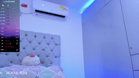 Snapshot of juande_24 chatting on December 5, 4:44 pm independent model online show from December 5, 4:44 pm