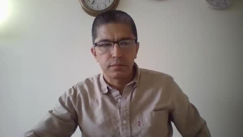 juanearth1 online show from May 8, 10:37 pm