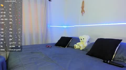 Blue online show from February 7, 4:14 pm