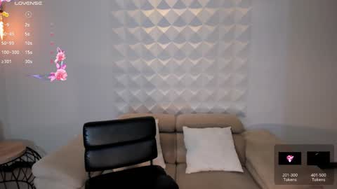 Juanita Clay online show from December 12, 11:40 am