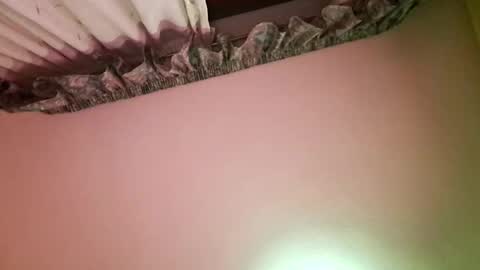 Snapshot of juanka85564456 chatting on December 18, 2:28 am juanka85564456 online show from December 18, 2:28 am