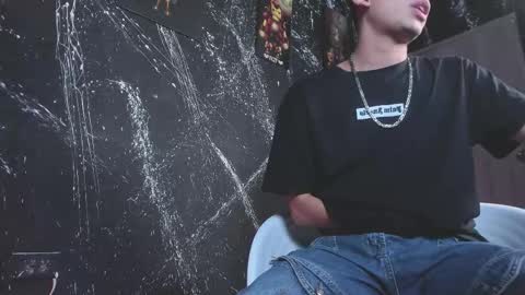 Snapshot of juansixx_ chatting on November 6, 8:43 pm Juan online show from November 6, 8:43 pm