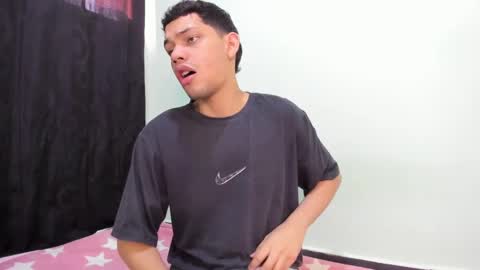 Snapshot of juansuarez204 chatting on February 20, 10:48 pm juansuarez204 online show from February 20, 10:48 pm