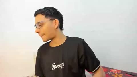 Snapshot of juansuarez204 chatting on September 16, 10:44 pm juansuarez204 online show from September 16, 10:44 pm