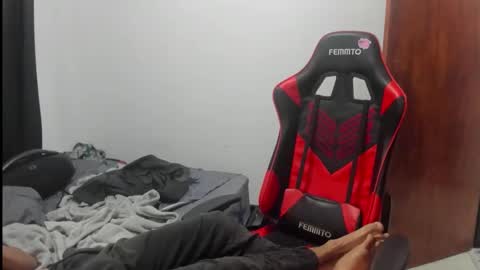 Snapshot of juansw66 chatting on January 9, 2:36 am juansw66 online show from January 9, 2:36 am