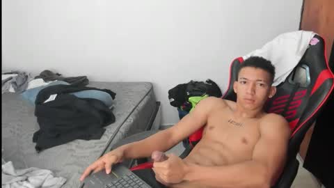 Snapshot of juansw66 chatting on February 4, 2:45 pm juansw66 online show from February 4, 2:45 pm