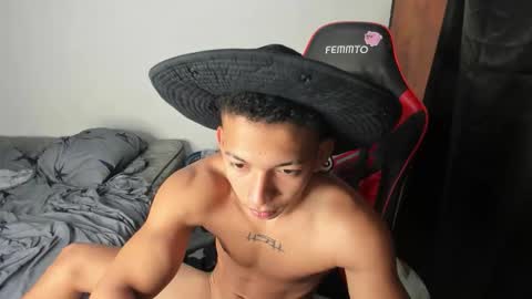 Snapshot of juansw66 chatting on February 21, 4:46 am juansw66 online show from February 21, 4:46 am