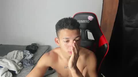 Snapshot of juansw66 chatting on March 2, 3:52 am juansw66 online show from March 2, 3:52 am