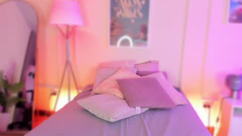 Snapshot of judaline_ chatting on March 4, 11:38 am judeline online show from March 4, 11:38 am