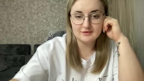 Snapshot of judevalenti chatting on December 3, 4:38 pm JudeValenti online show from December 3, 4:38 pm