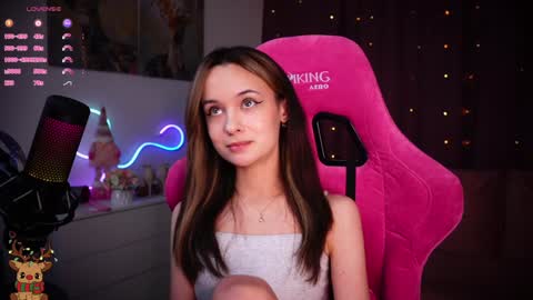 Snapshot of juicy___angel chatting on December 10, 10:26 pm Angelina online show from December 10, 10:26 pm