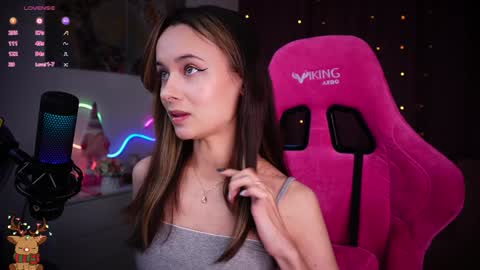 Snapshot of juicy___angel chatting on December 11, 5:48 pm Angelina online show from December 11, 5:48 pm