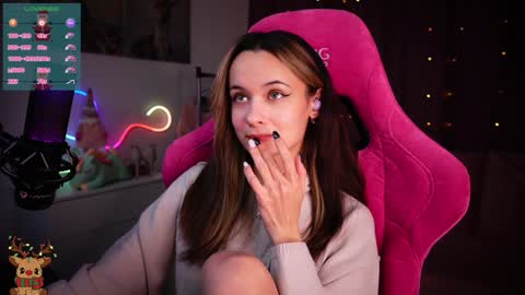 Snapshot of juicy___angel chatting on December 14, 9:13 pm Angelina online show from December 14, 9:13 pm